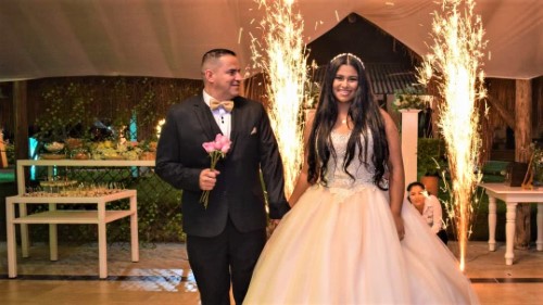 Entrada de padre con quinceañera