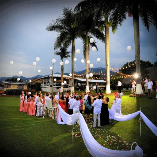 Suelta de globos - Finca Hotel Yerbabuena